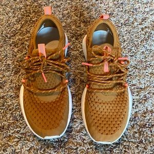 Sorel Women's Kinetic Impact Lace Shoe size 7